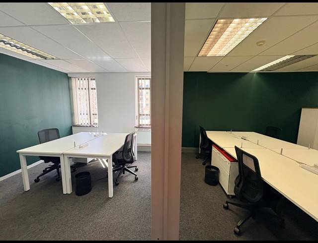 62M² SERVICED OFFICE TO LET IN FOURWAYS